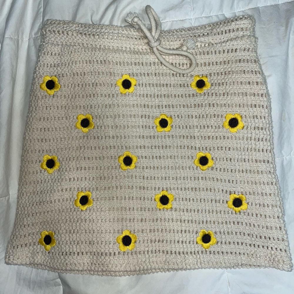 Adorable sunflower Zara skirt size small